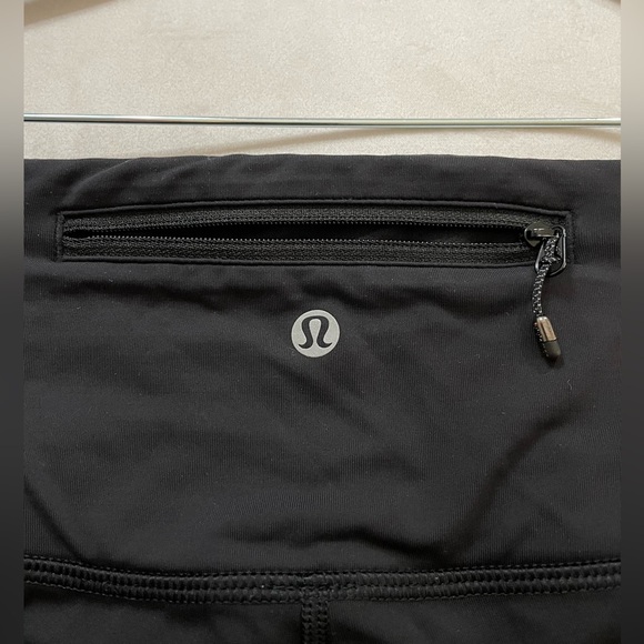 Lululemon Gear Up Crop 17” Black Mesh Details Leggings Size 8 - Picture 6 of 13
